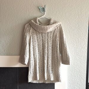 Oversized quarter sleeves sweater